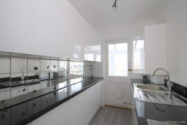 Additional Property Image 2 bedroom Maisonette for sale in Morden 3