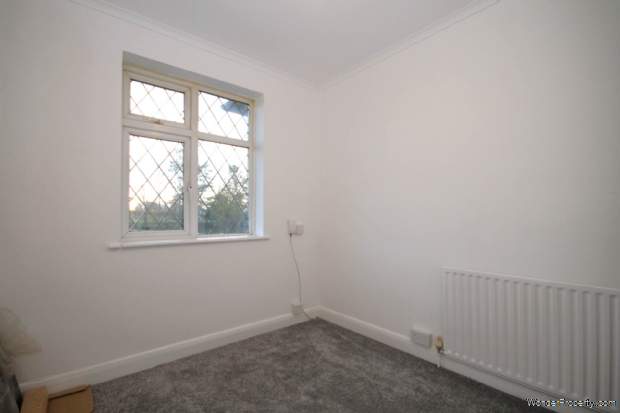 Additional Property Image 2 bedroom Maisonette for sale in Morden 9