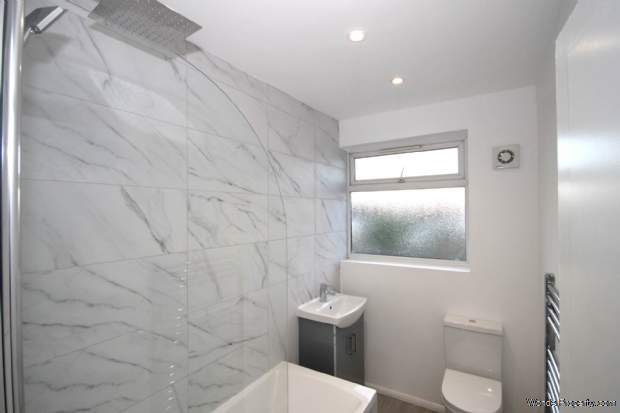 Additional Property Image 2 bedroom Maisonette for sale in Morden 10