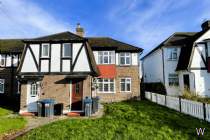 2 bedroom Maisonette for sale in Morden