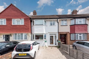 3 bedroom Terraced for sale in Morden