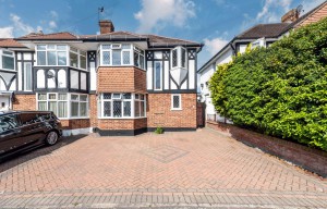 3 bedroom End of Terrace for sale in Morden