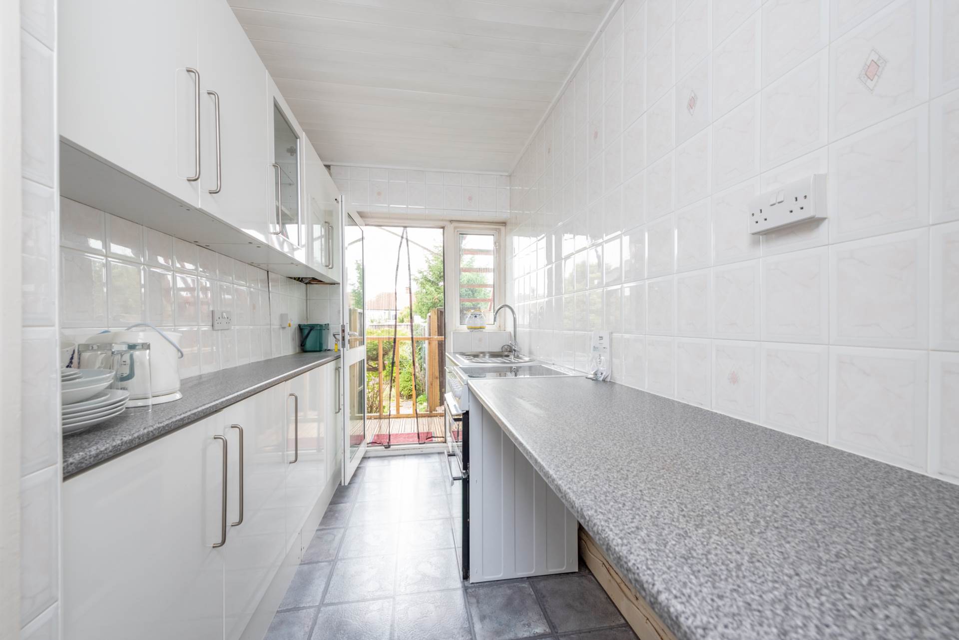 Additional Property Image 2 bedroom Maisonette for sale in Morden 3