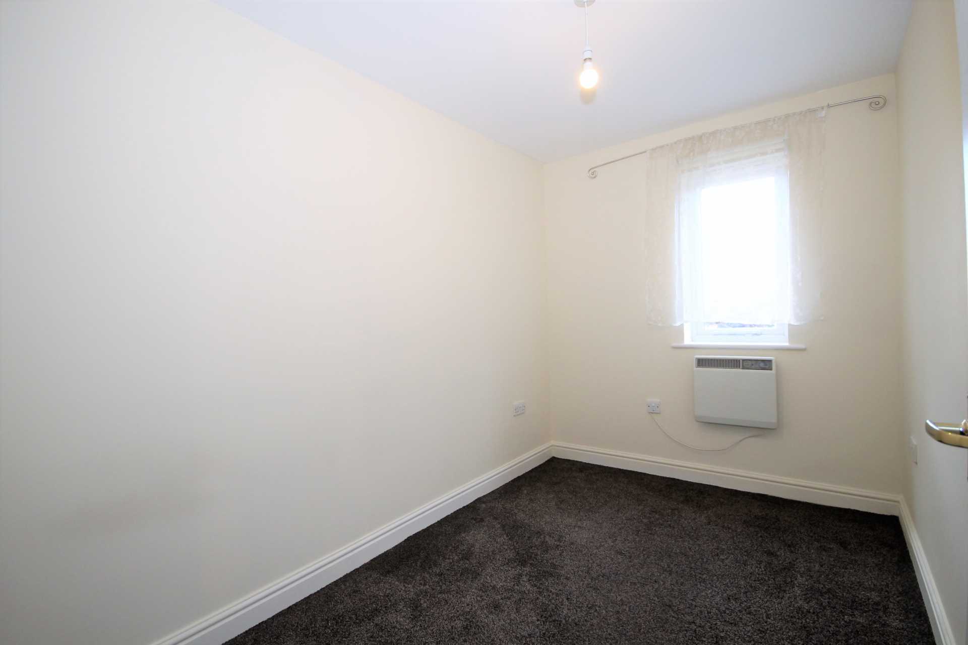 Additional Property Image 2 bedroom Flat for sale in Morden 7