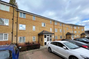 2 bedroom Flat for sale in Morden