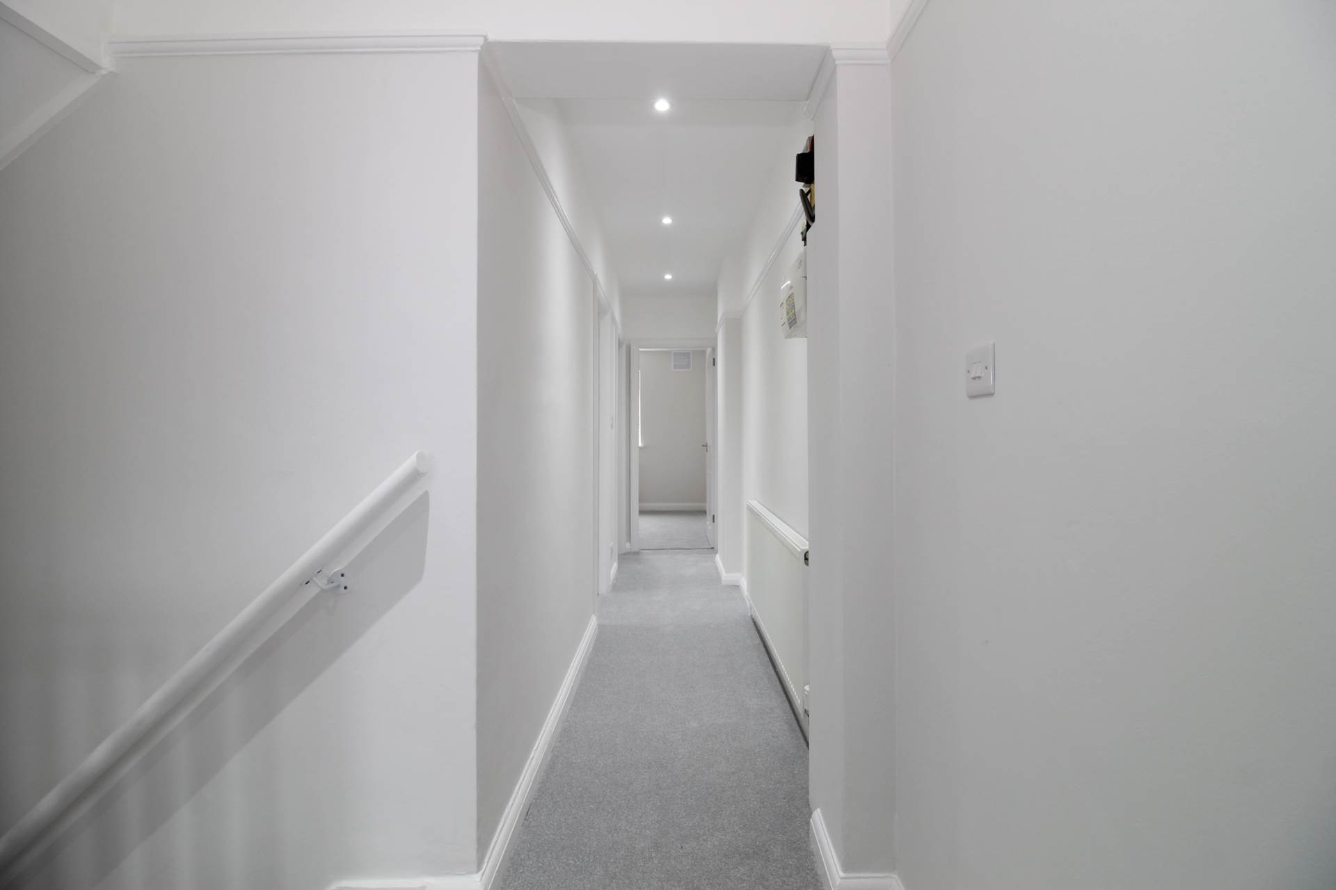 Additional Property Image 2 bedroom Flat to rent in Sutton 8