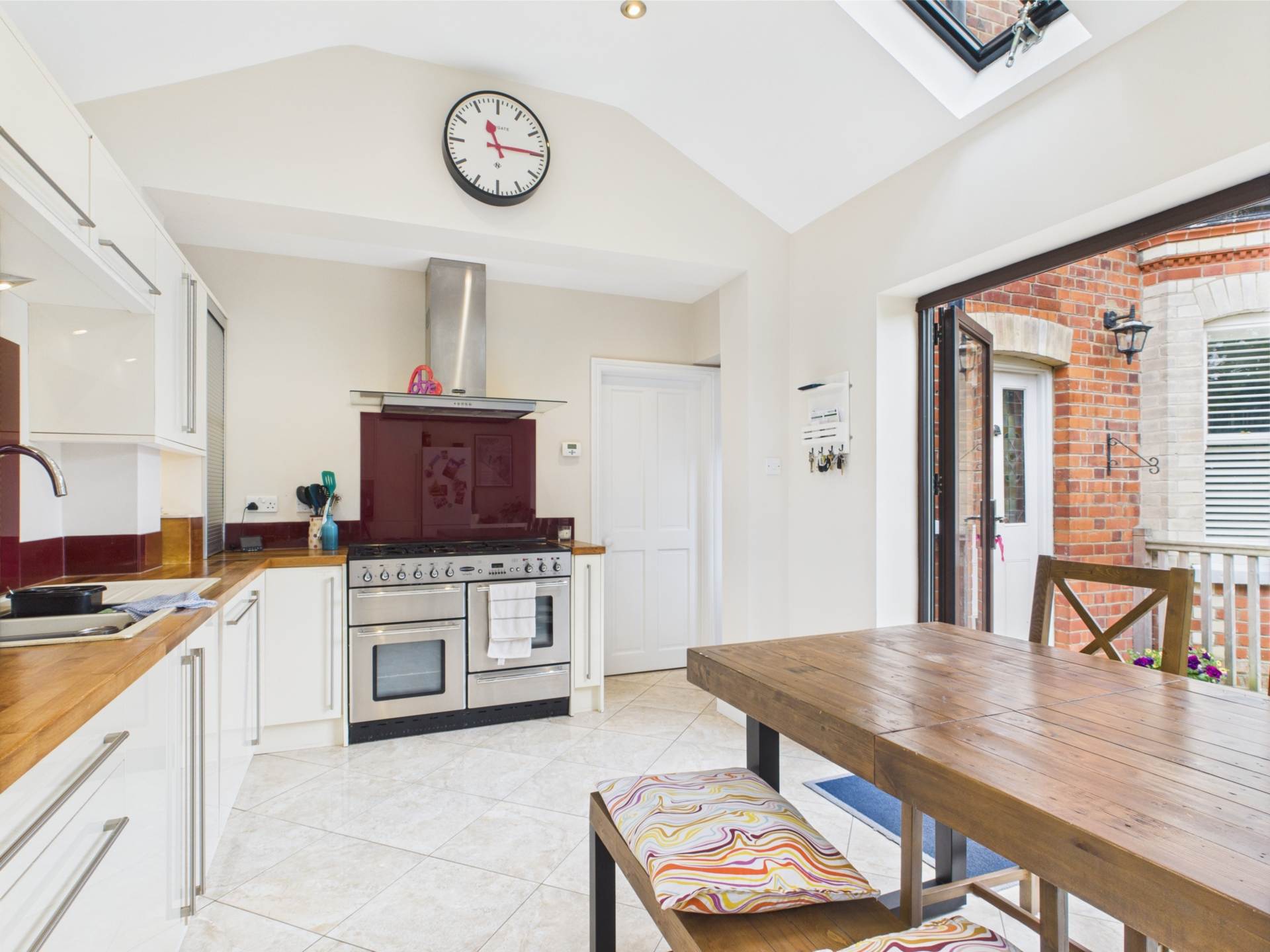 Additional Property Image 5 bedroom Detached for sale in Reading 6