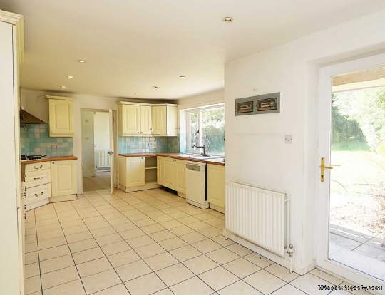 Additional Property Image 3 bedroom Semi Detached for sale in Reading 2
