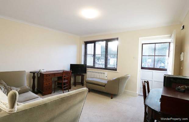 Additional Property Image 2 bedroom End of Terrace for sale in Reading 2