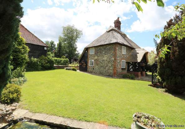 1 bedroom Detached for sale in Reading