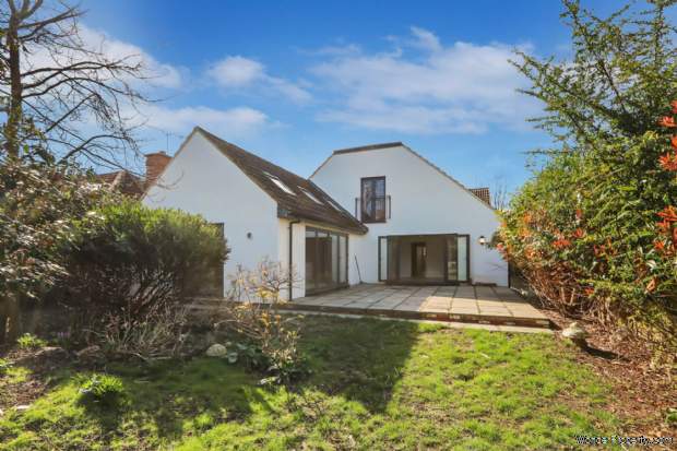 Additional Property Image 5 bedroom Detached for sale in Reading 2