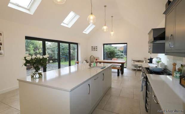 Additional Property Image 5 bedroom Detached for sale in Reading 4