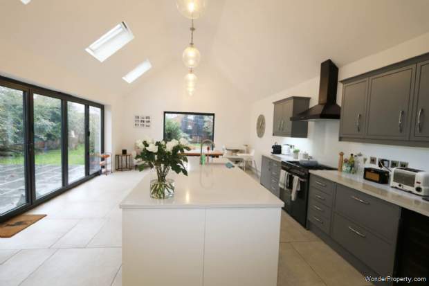 Additional Property Image 5 bedroom Detached for sale in Reading 6