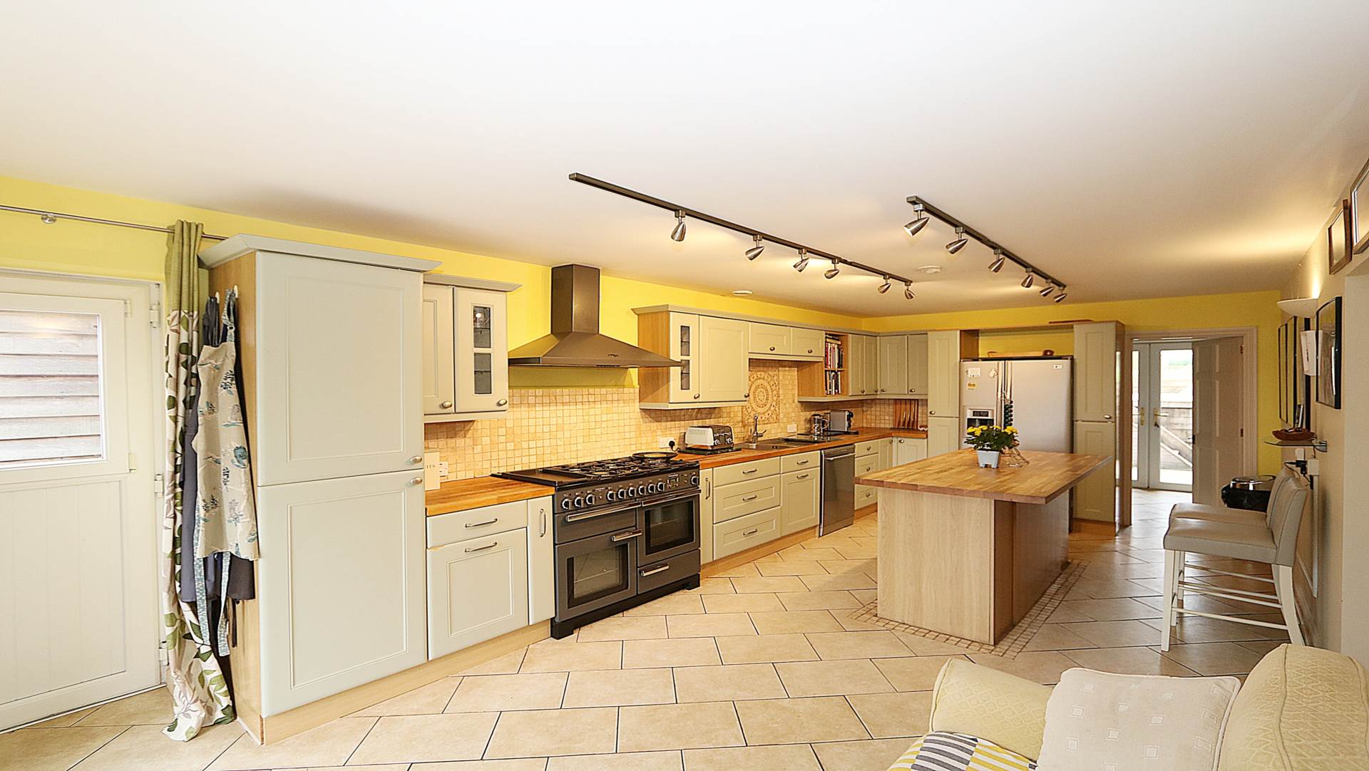 Additional Property Image 5 bedroom Detached for sale in Reading 4