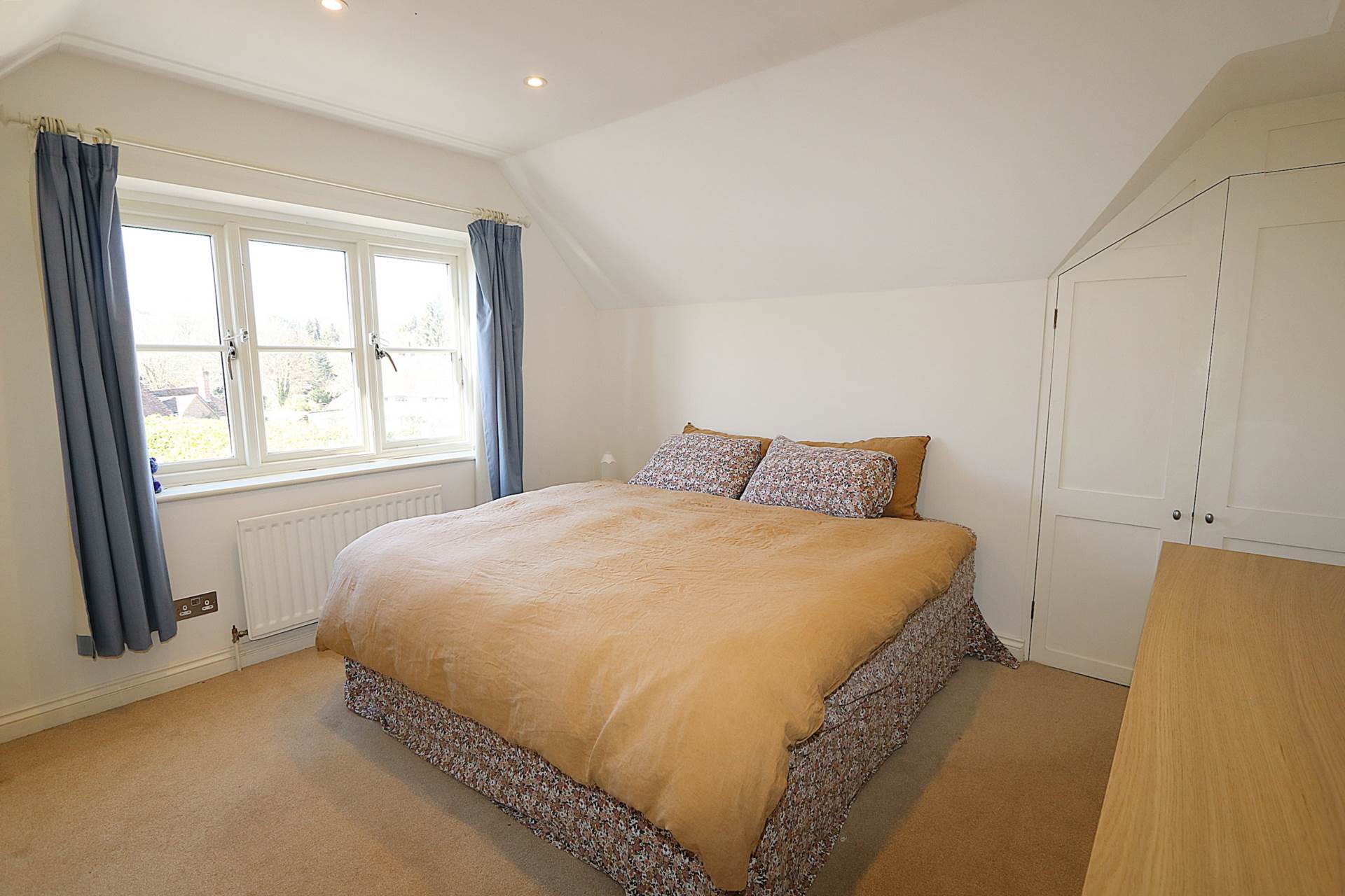 Additional Property Image 3 bedroom Detached for sale in Reading 11