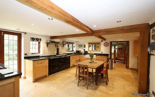 Additional Property Image 7 bedroom Detached for sale in Reading 3