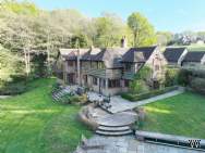 7 bedroom Detached for sale in Reading