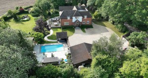 6 bedroom Detached for sale in Thatcham