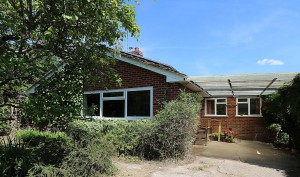 4 bedroom Bungalow for sale in Thatcham