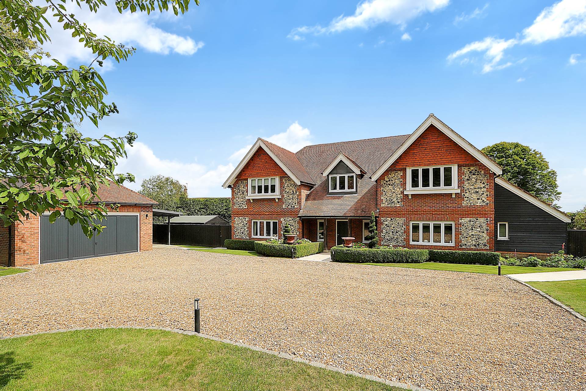 5 bedroom Detached for sale in Reading