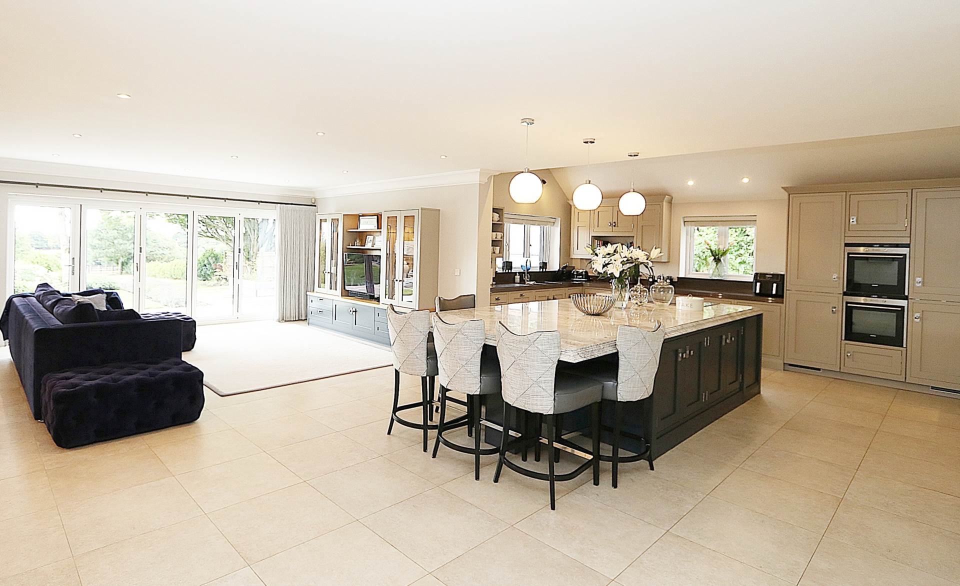 Additional Property Image 5 bedroom Detached for sale in Reading 4