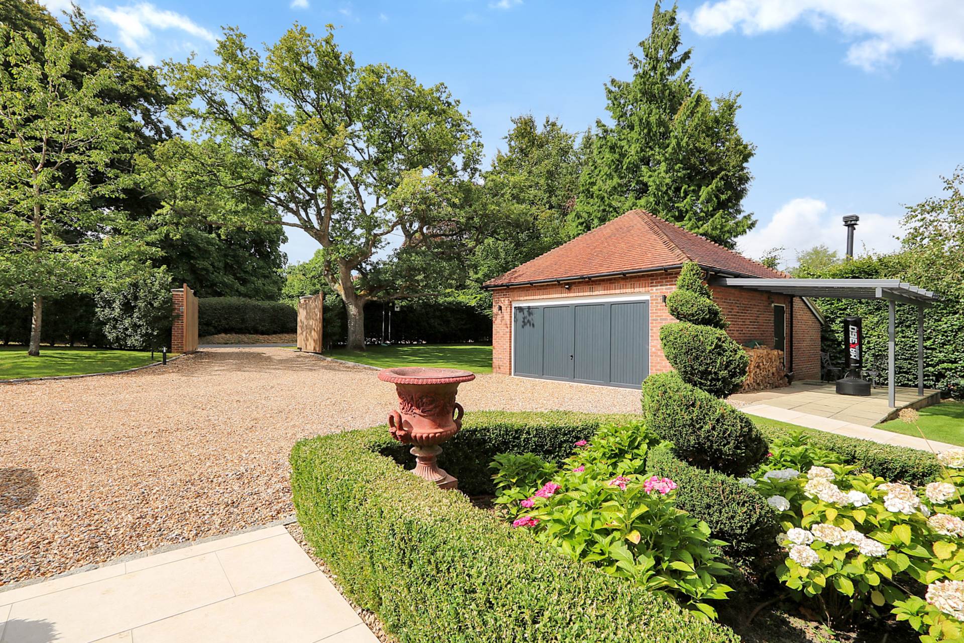 Additional Property Image 5 bedroom Detached for sale in Reading 27