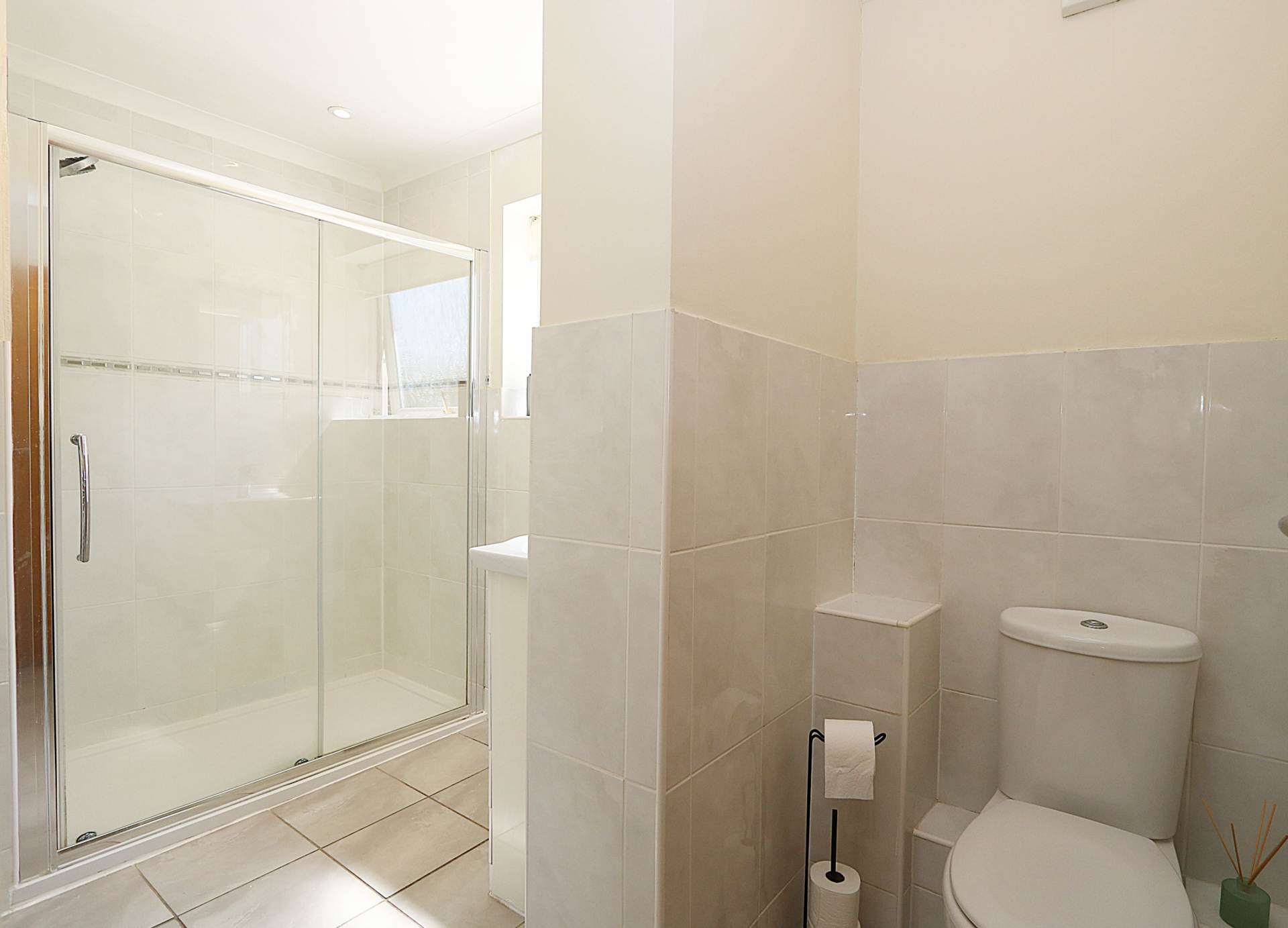Additional Property Image 3 bedroom Detached for sale in Purley-On-Thames 13
