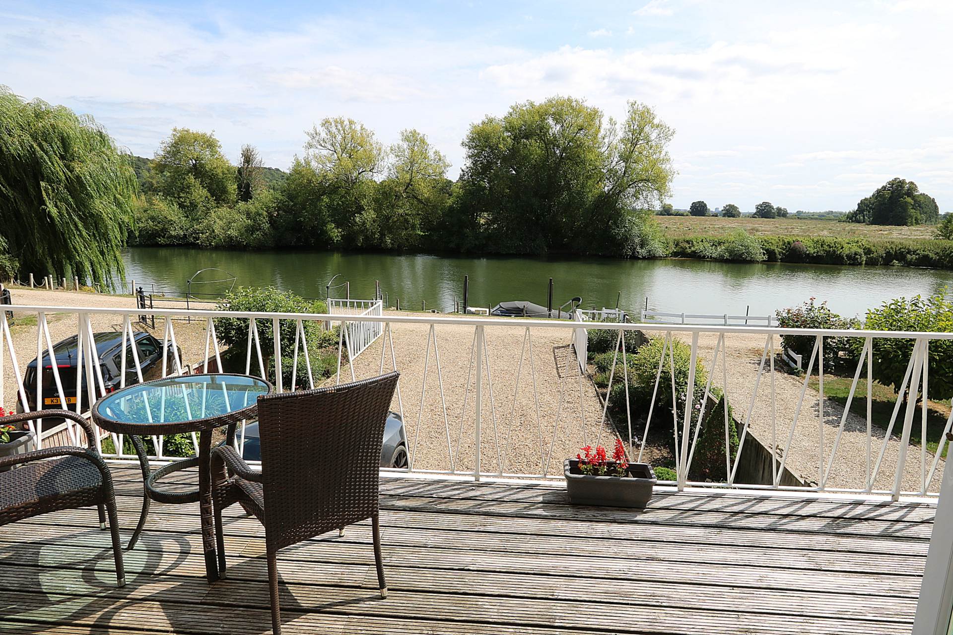 Additional Property Image 3 bedroom Detached for sale in Purley-On-Thames 15