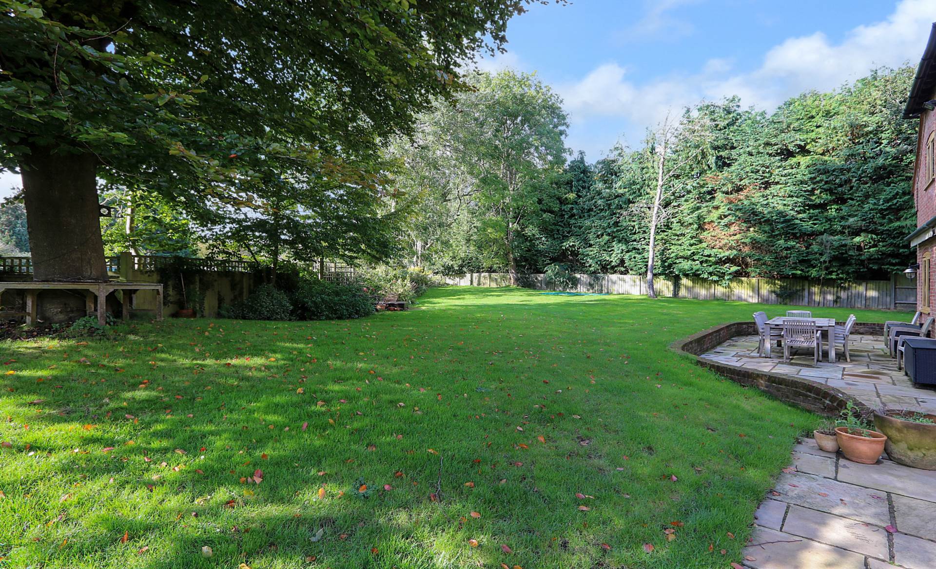 Additional Property Image 5 bedroom Detached to rent in Reading 11