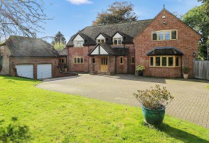 5 bedroom Detached to rent in Reading