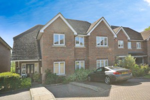 2 bedroom Apartment to rent in Chesham