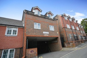 2 bedroom Apartment to rent in Chesham