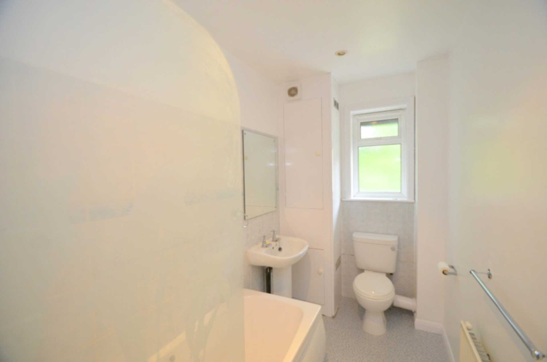 Additional Property Image 2 bedroom Maisonette to rent in Amersham 4