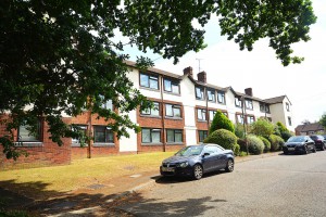 3 bedroom Flat to rent in Amersham