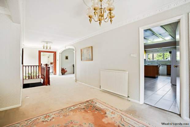 Additional Property Image 5 bedroom Detached for sale in Great Missenden 9