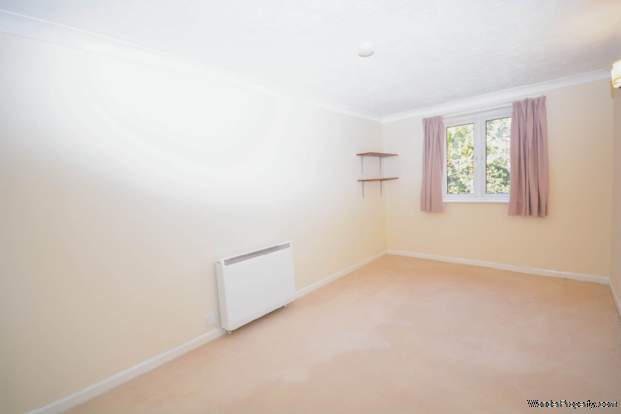 Additional Property Image 2 bedroom Flat for sale in Amersham 6