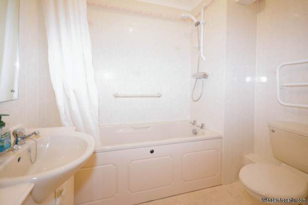 Additional Property Image 2 bedroom Flat for sale in Amersham 7