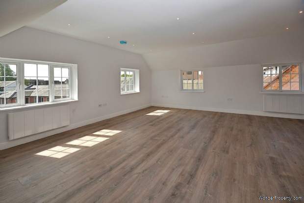 Additional Property Image 2 bedroom Penthouse for sale in Amersham 6