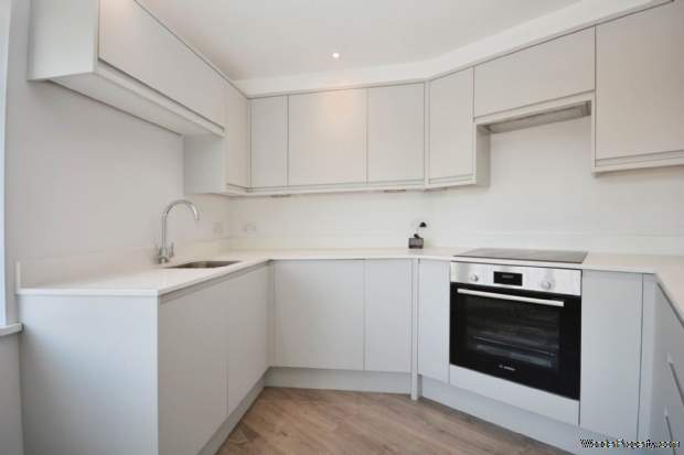 Additional Property Image 2 bedroom Flat for sale in Amersham 3
