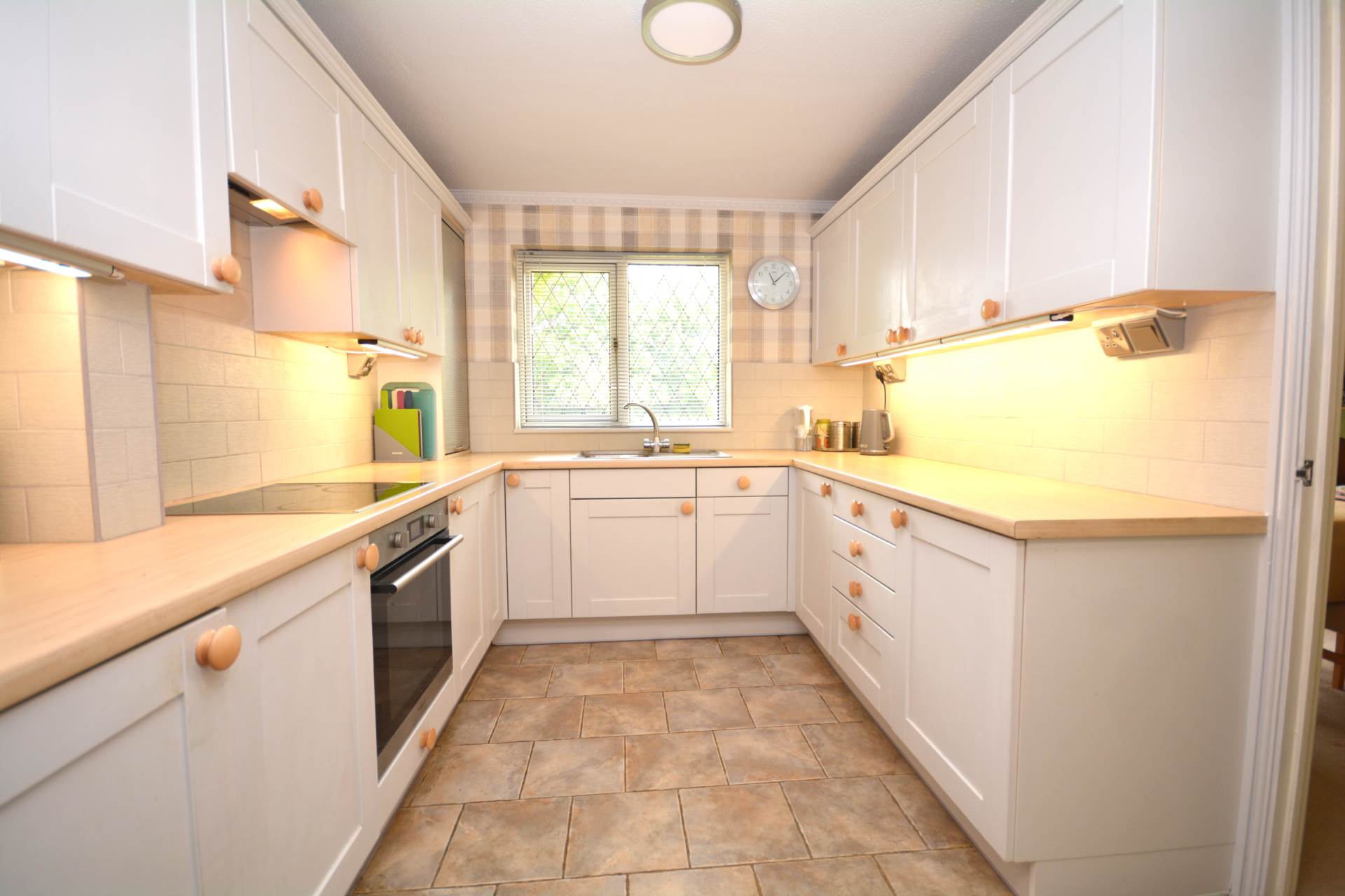 Additional Property Image 3 bedroom Detached for sale in Amersham 6