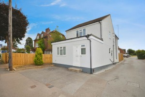 2 bedroom Apartment for sale in Amersham