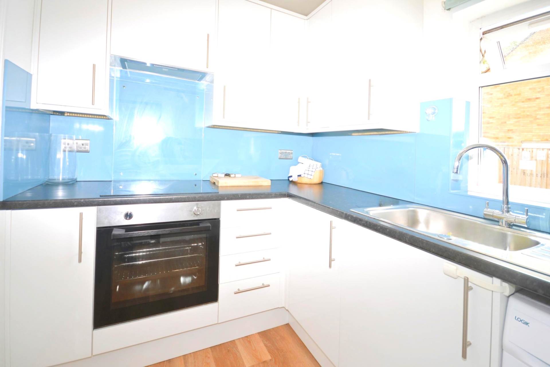 Additional Property Image 2 bedroom Apartment for sale in Amersham 7