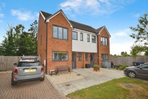 2 bedroom Semi Detached for sale in Amersham