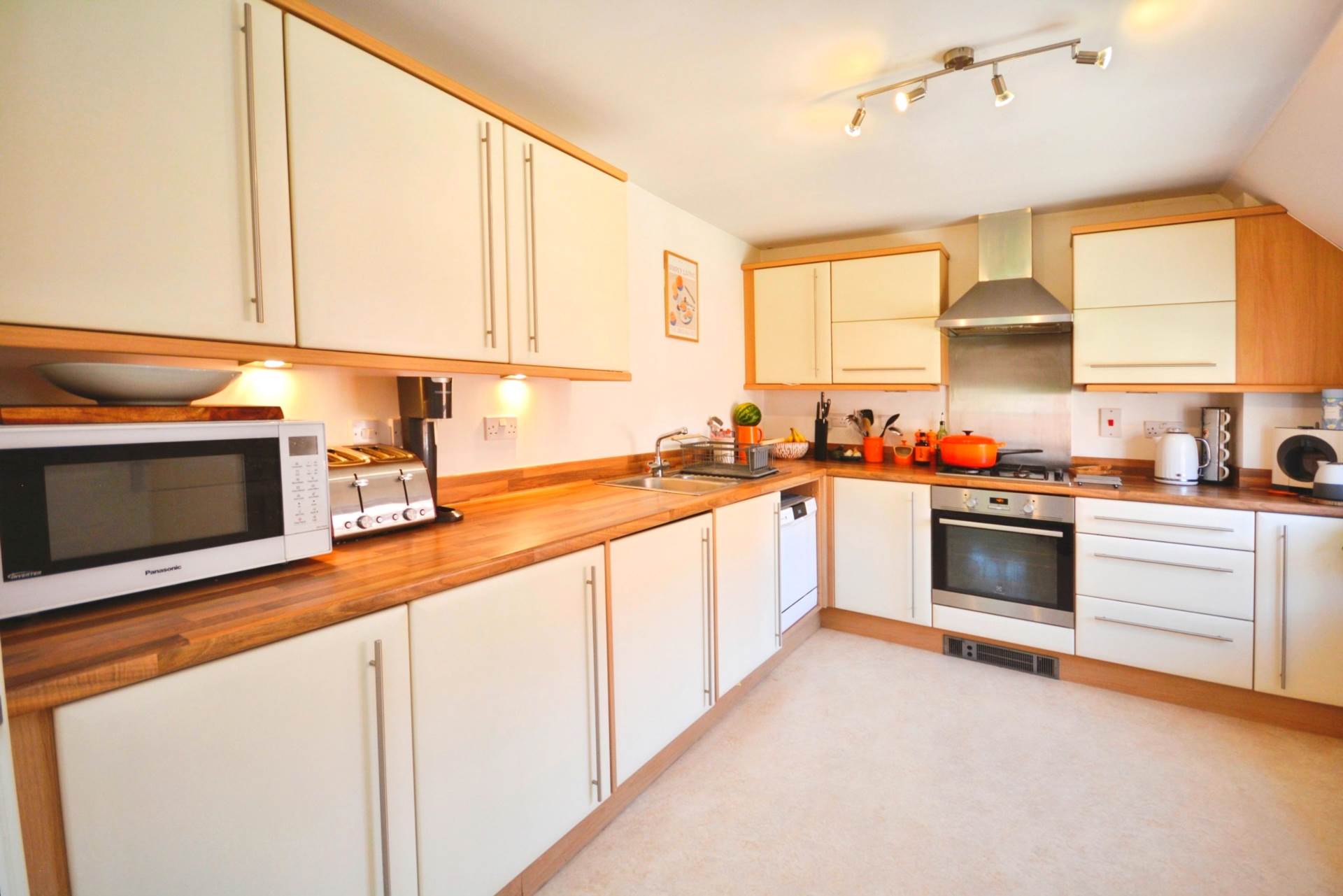 Additional Property Image 2 bedroom Flat for sale in Amersham 5