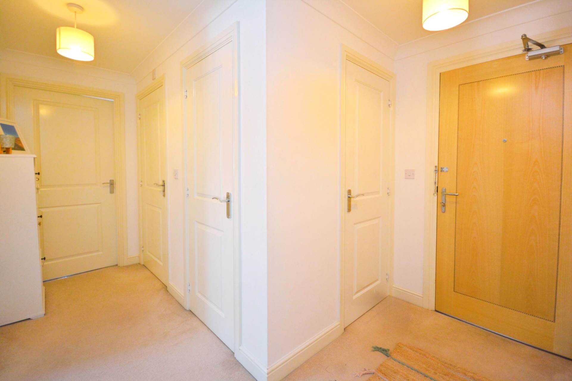 Additional Property Image 2 bedroom Flat for sale in Amersham 6