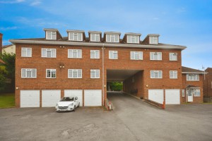 1 bedroom Flat for sale in Chesham