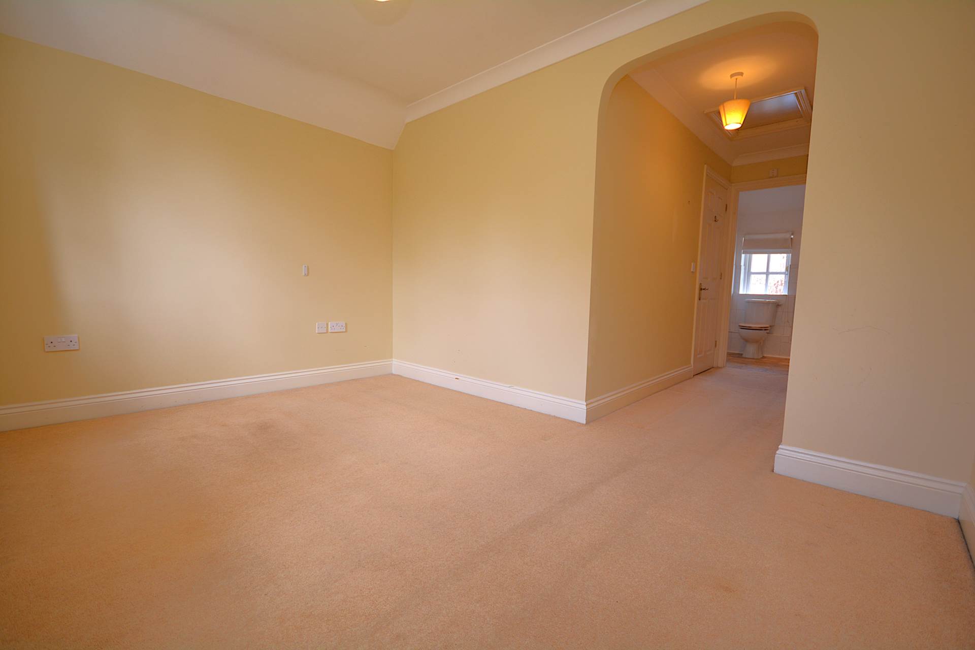 Additional Property Image 2 bedroom Mews for sale in Great Missenden 9