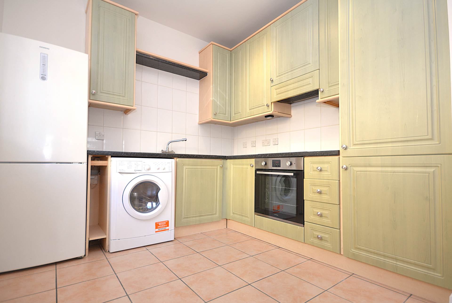 Additional Property Image 2 bedroom Apartment to rent in Amersham 2