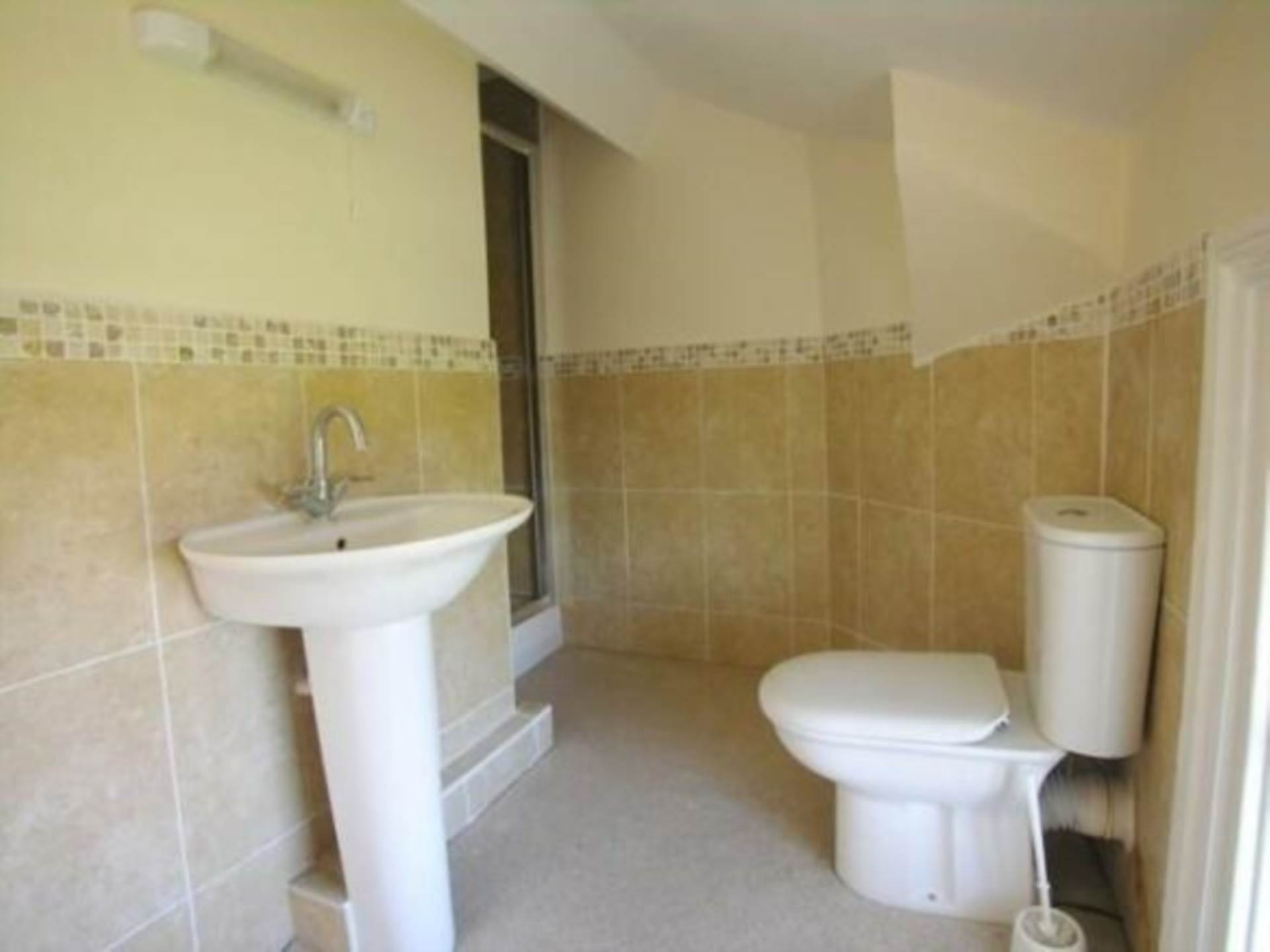 Additional Property Image 2 bedroom Apartment to rent in Southport 6