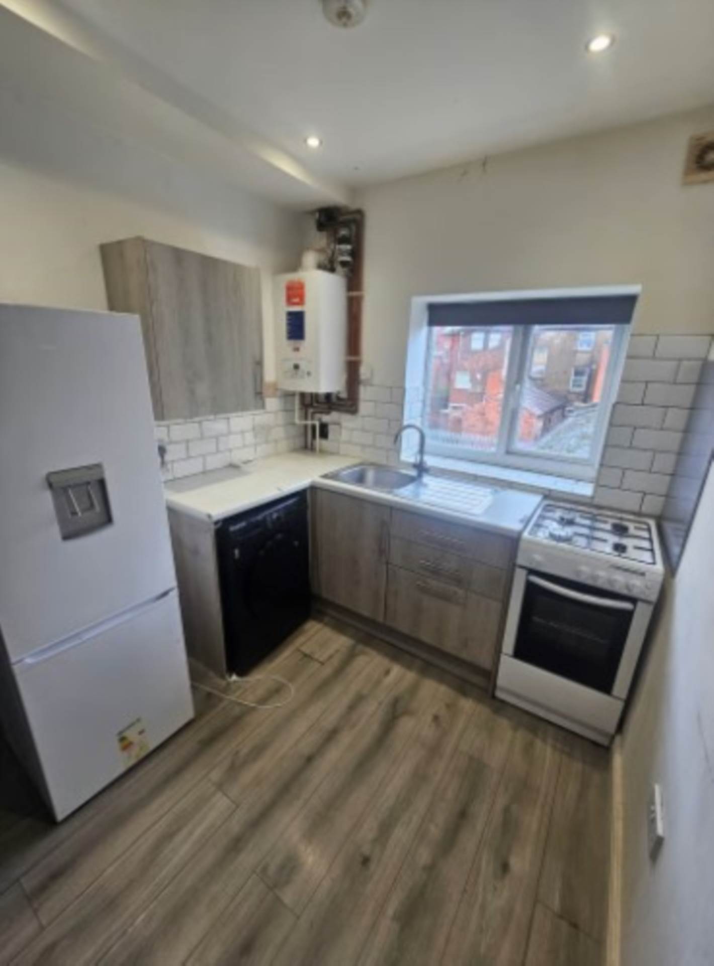 Additional Property Image 3 bedroom Apartment to rent in Leigh 4